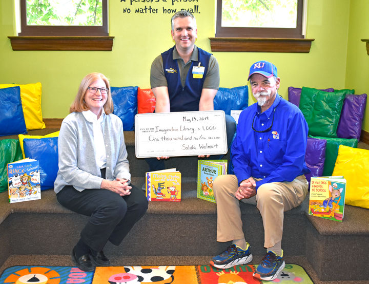 Walmart donates to Rotaries